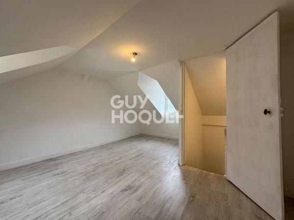 LUMINEUSE MAISON DE VILLE EN PLEIN CENTRE DE PONT L'EVEQUE