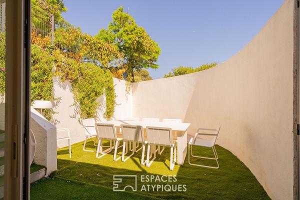 Villa contemporaine aux accents safari avec piscine et tennis