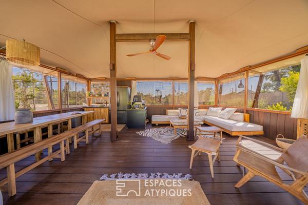 Villa contemporaine aux accents safari avec piscine et tennis