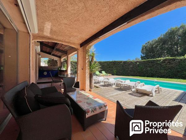 Villa 5 pièces avec piscine, terrasse et pool house