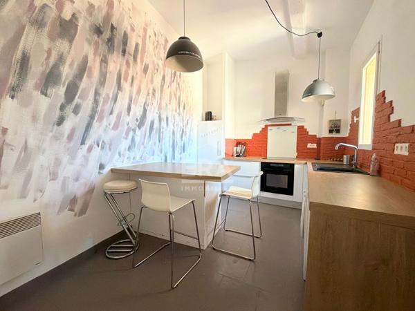 A LOUER 84120 PERTUIS CENTRE VILLE APPARTEMENT MEUBLE TYPE 2 PIECES  D'ENVIRON 49M²