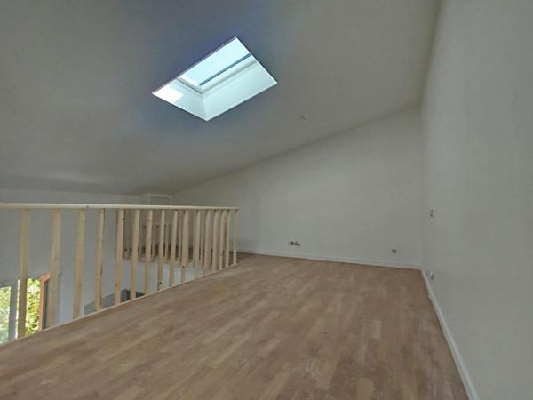 Maison Pourrieres 5 pièce(s) 92 m2 avec terrasse et balcon