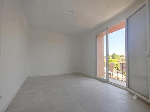 Maison Pourrieres 5 pièce(s) 92 m2 avec terrasse et balcon