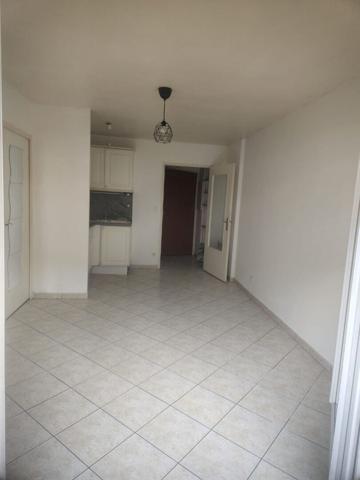 T2 AVEC TERRASSE PONTAULT !!!