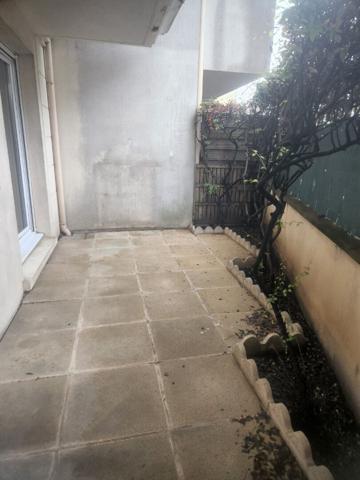 T2 AVEC TERRASSE PONTAULT !!!