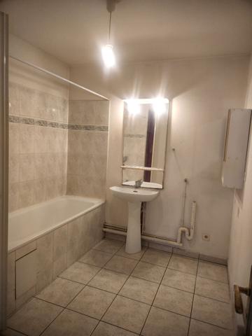 T2 AVEC TERRASSE PONTAULT !!!