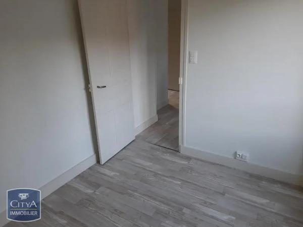 Appartement à louer 3 pièces 79.68m² Pontgibaud (63230)