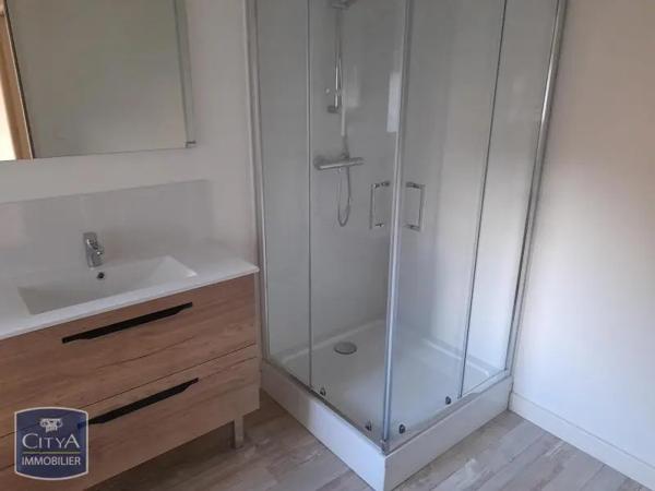 Appartement à louer 3 pièces 79.68m² Pontgibaud (63230)