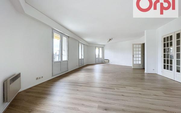 Appartement à vendre    5 pièces • 146,81 m2 Chantilly
