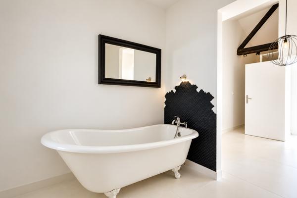 Maison
         3 pièces
        - 120 m² 895 000 € *