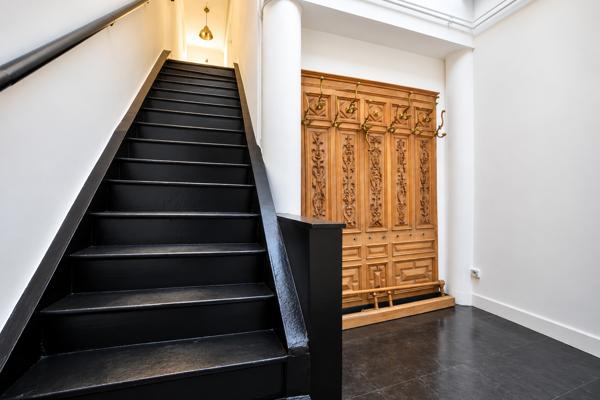 Maison
         3 pièces
        - 120 m² 895 000 € *