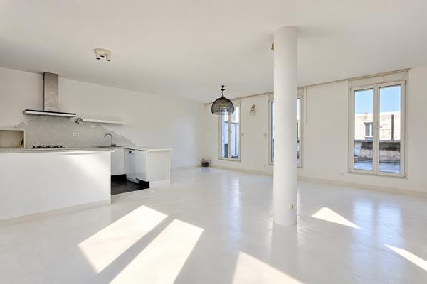 Maison
         3 pièces
        - 120 m² 895 000 € *