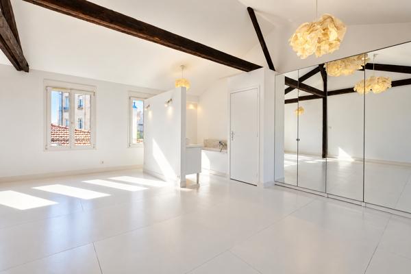 Maison
         3 pièces
        - 120 m² 895 000 € *