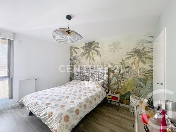 Appartement F4 à vendre  4 pièces - 82,02 m 2   NOISY LE GRAND  - 93