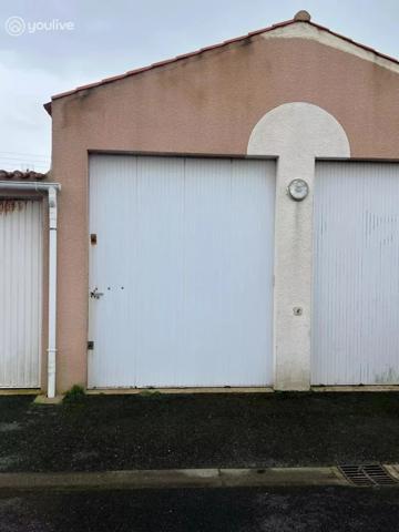 Garage avec mezzanine
