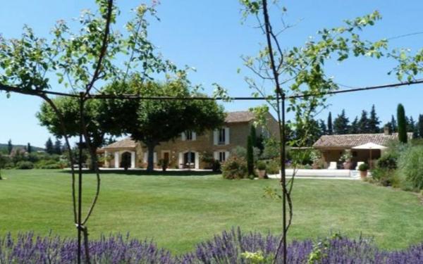 Maison à vendre    6 pièces • 390 m2 Cheval-Blanc