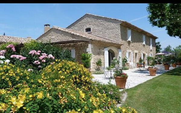 Maison à vendre    6 pièces • 390 m2 Cheval-Blanc