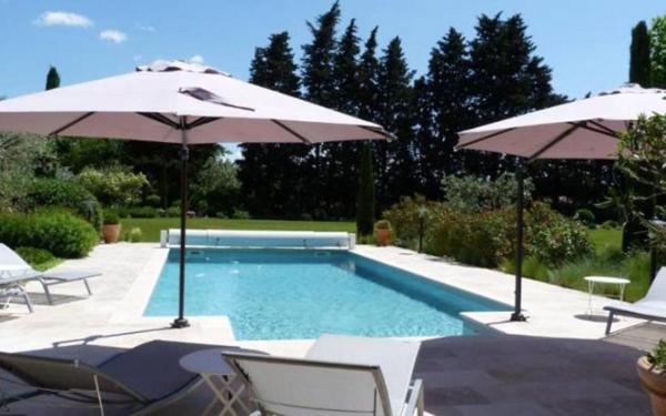 Maison à vendre    6 pièces • 390 m2 Cheval-Blanc