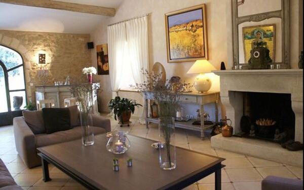 Maison à vendre    6 pièces • 390 m2 Cheval-Blanc