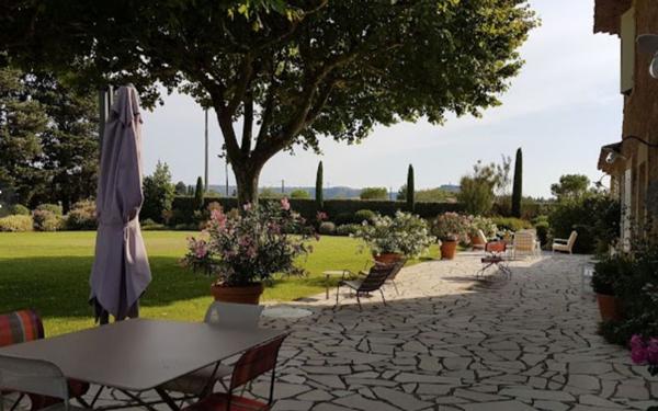 Maison à vendre    6 pièces • 390 m2 Cheval-Blanc