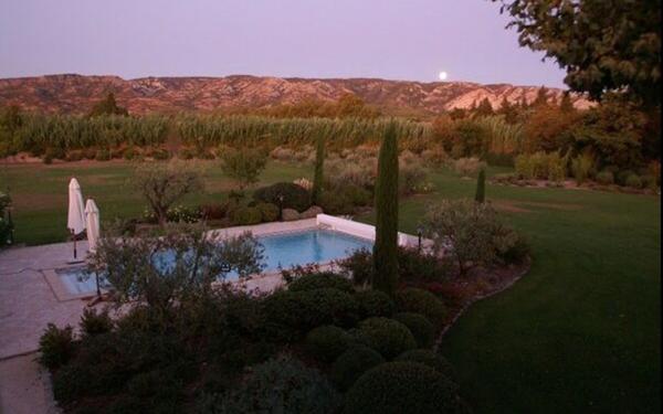 Maison à vendre    6 pièces • 390 m2 Cheval-Blanc