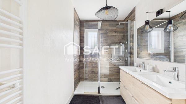 Maison - 6 pièces - 4 chambres