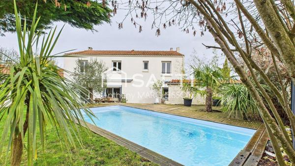 Maison - 6 pièces - 4 chambres