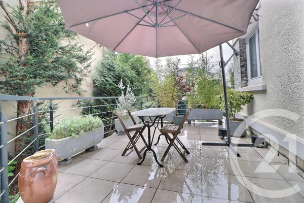 Maison à vendre  6 pièces - 178 m 2   LIVRY GARGAN  - 93