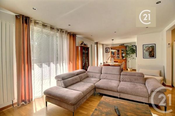 Maison à vendre  6 pièces - 178 m 2   LIVRY GARGAN  - 93