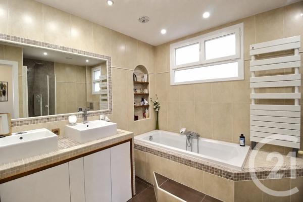 Maison à vendre  6 pièces - 178 m 2   LIVRY GARGAN  - 93