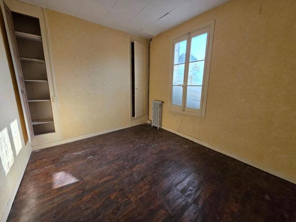 Maison Loches 5 pièce(s) 373 m2