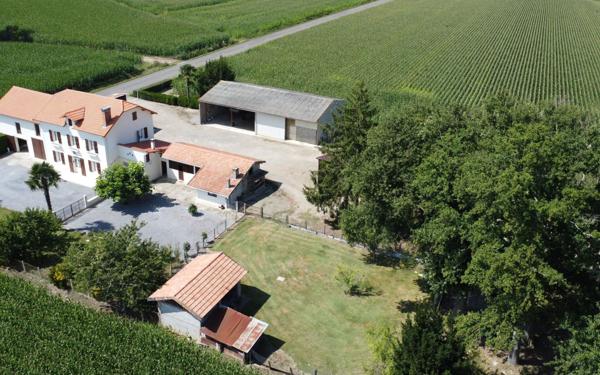 Maison à vendre    6 pièces •  Arzacq-Arraziguet