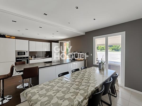 🏡 Maison plain-pied 4 chambres avec piscine – Terrain 1 000 m² – Morestel