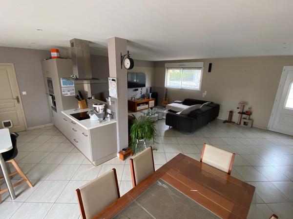 AGGLOMERATION, 5MN DE LAVAL Force AGGLOMERATION, 5MN DE LAVAL Force