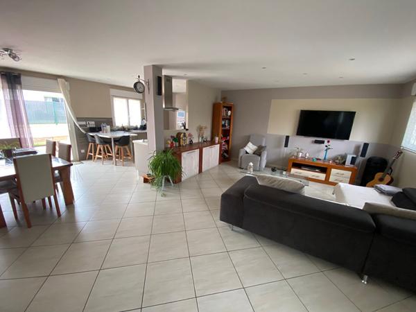 AGGLOMERATION, 5MN DE LAVAL Force AGGLOMERATION, 5MN DE LAVAL Force