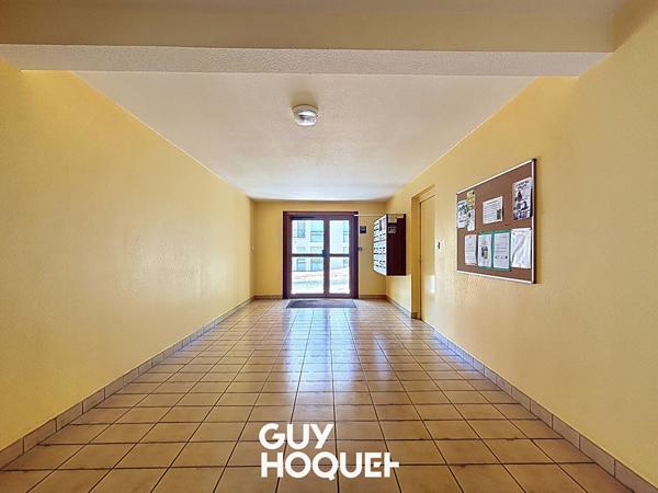 Appartement 2 Chs + Balcon, Garage, Stationnement et Cave - 71000 SANCÉ
