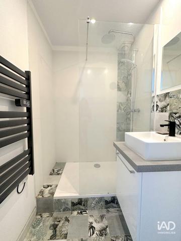 Location studio 50 m² Marseille 10