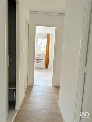 Location studio 50 m² Marseille 10