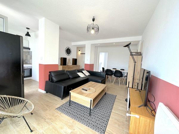 Location studio 50 m² Marseille 10