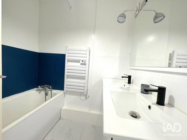 Location studio 50 m² Marseille 10