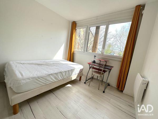 Location studio 50 m² Marseille 10