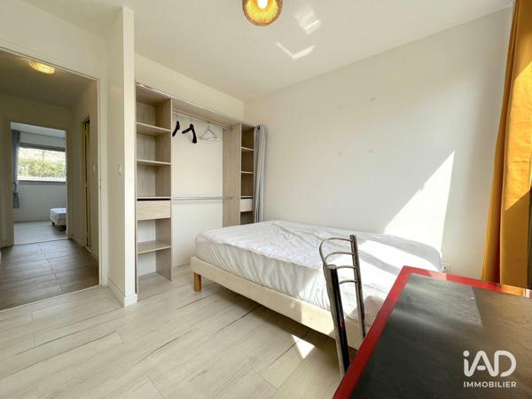 Location studio 50 m² Marseille 10