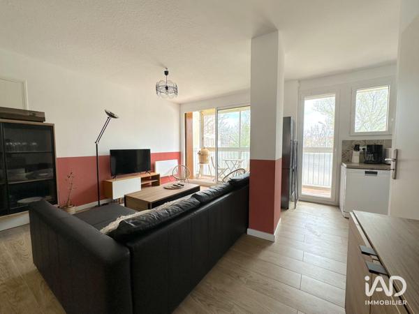 Location studio 50 m² Marseille 10