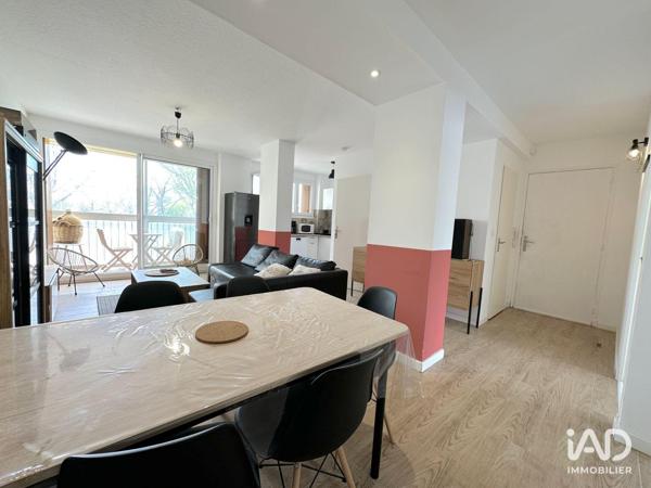 Location studio 50 m² Marseille 10