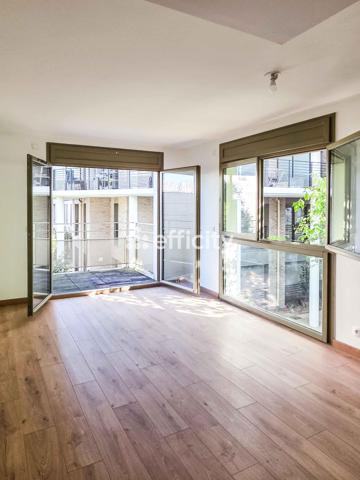 Appartement
         3 pièces
        - 66 m² 320 000 € *
