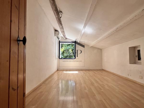 Châteauneuf-le-Rouge (13790) Mas provençal T6 au cœur des vignes, au pied de la Sainte-Victoire