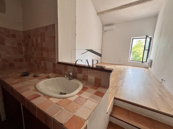 Châteauneuf-le-Rouge (13790) Mas provençal T6 au cœur des vignes, au pied de la Sainte-Victoire