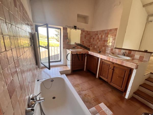 Châteauneuf-le-Rouge (13790) Mas provençal T6 au cœur des vignes, au pied de la Sainte-Victoire