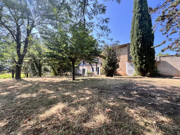 Châteauneuf-le-Rouge (13790) Mas provençal T6 au cœur des vignes, au pied de la Sainte-Victoire
