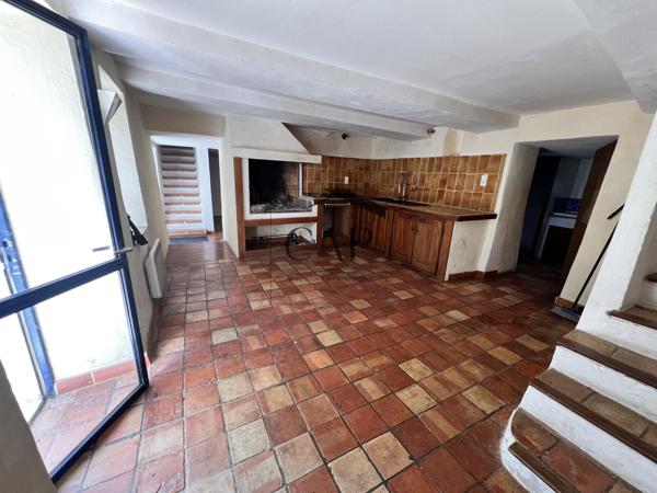 Châteauneuf-le-Rouge (13790) Mas provençal T6 au cœur des vignes, au pied de la Sainte-Victoire